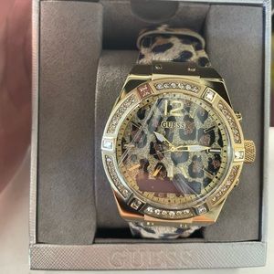 Guess Connect Smart Watch (Cheetah Print)